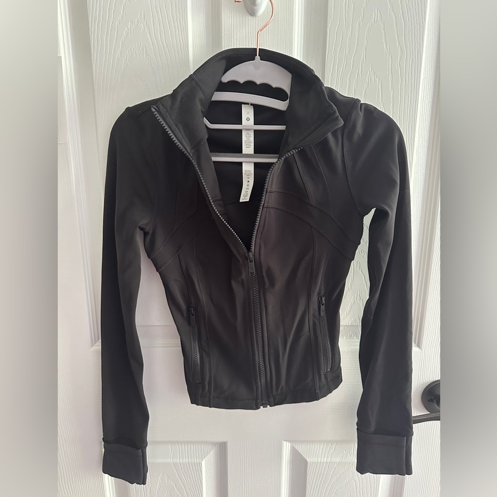 Lululemon Cropped Define Jacket in Black (Size 2)
